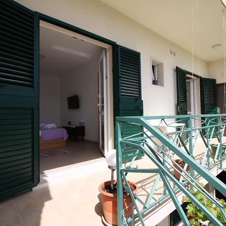 Appartement Privatna Soba Gita à Sumartin Extérieur photo